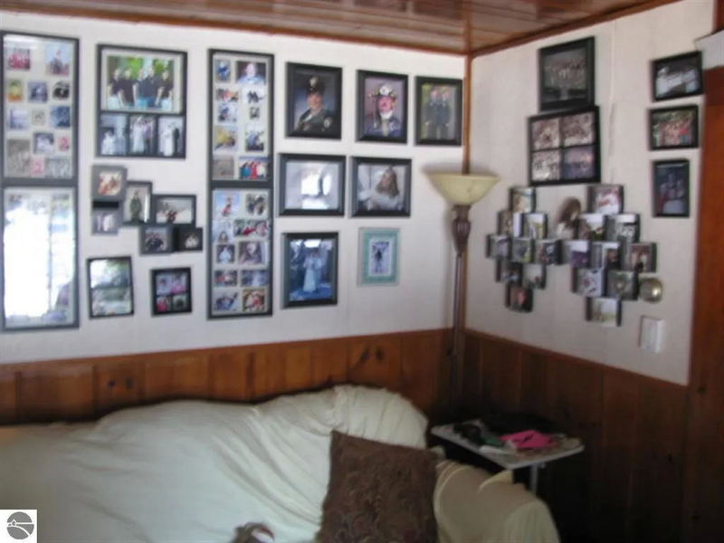 Carriage Inn (Whites Motor Court) - From Real Estate Listing (newer photo)